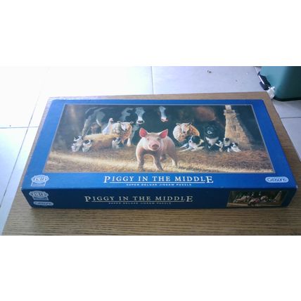 PIGGY IN THE MIDDLE Jigsaw Puzzle (636 Pieces) Gibsons