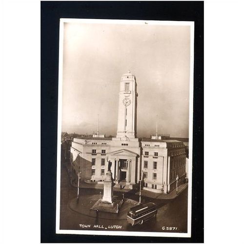 Bedfordshire LUTON Town Hall Postcard by Valentine (G.5871)