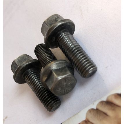 Volvo M7x20 7x20mm Flange Bolt 982776 985133 Quantity 3