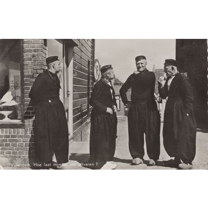 Hoe Gaat Het Er Mee? How are you? Volendam Dutch Sailors Postcard