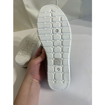 Musshoe Elastic Knit Flexible Pull On Walking Shoe/Sneakers Women's Size 11 Grey