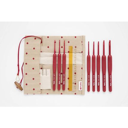 ETIMO Red Crochet Set Red Tulip TED001, 2.6 X 20.4 X 22 Cm