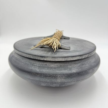 Anthropologie Mozu Trinket Dish Large Black Matte Ceramic Covered Vase