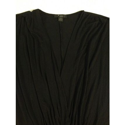 XXI Women Top Black Size S Big V-Neckline 3/4 Sleeve Style & Comfort