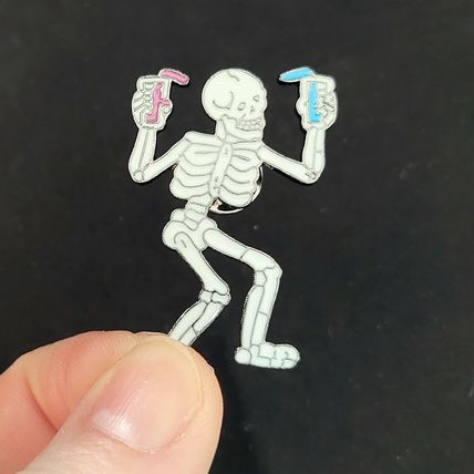 Enamelled Pin Badge Party Skeleton Metal Gift Badges 4cm x 3cm Collectable BA113