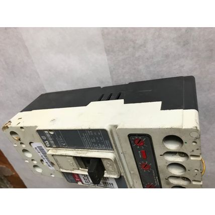 LOT 2 CUTLER HAMMER HMCP250L5CM01S10 CIRCUIT BREAKERS,250A,3POLE,600 vac/25,TA
