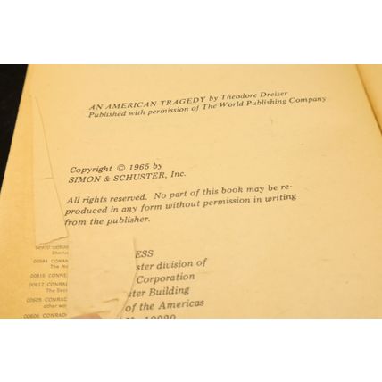 Theodore Dreiser’s An American Tragedy 1965 Monarch Notes Reference Book
