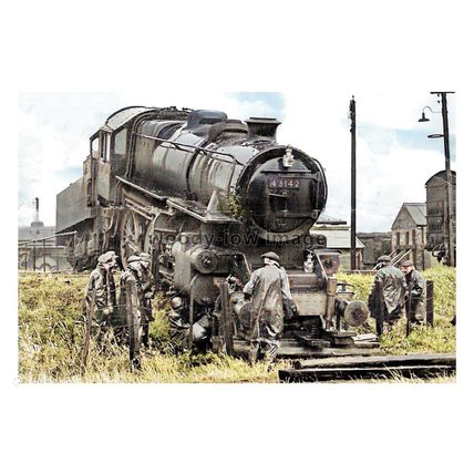 ptc7959 - Norfolk - Engine 43142 derailed at South Lunn in 1950s - print 6x4