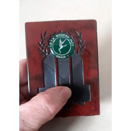 International Dance Teachers’ Association Award Plaque : Modern Jazz Grade I