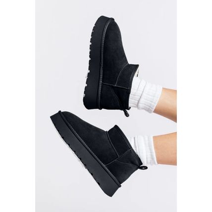 Black Faux Fur Lined Suede Ankle Snow Boots