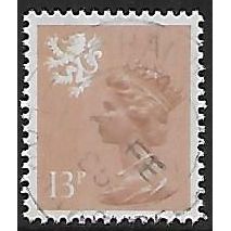 SG S39: 13p. pale chestnut Scotland Regional Stamp: Queen Elizabeth II, type I.