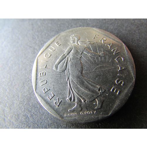 1982 FRANCE TWO FRANCS - COIN - 2 FREE POST. AL