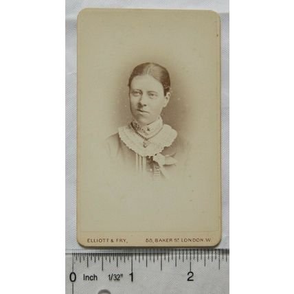 Carte-de-visite Elliott & Fry, London - lady