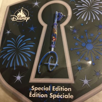 New Fantasia 80th Anniversary Special Edition Collectible Key 2'' Pin