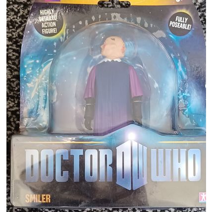 1996 DR WHO "SMILER FIGURE (SEALED) GOOD..UK FREEPOST