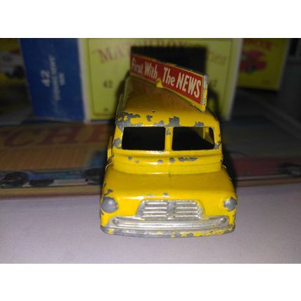Matchbox - No42 Bedford news van - new replica / copy box -