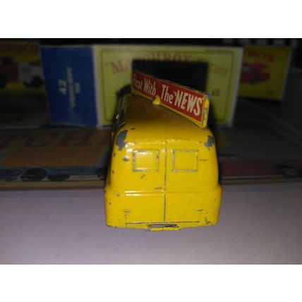 Matchbox - No42 Bedford news van - new replica / copy box -