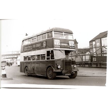 Black & White Photograph of Yorkshire Traction Co. Ltd. - HE 9977
