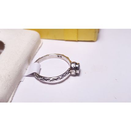 Estate 1/4ct Natural Garnet bezel Sterling Silver sculpted etched Band Ring22186