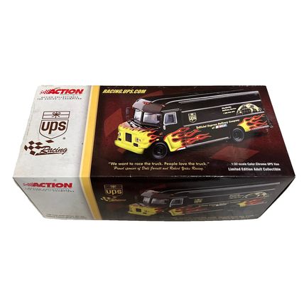 Action "Dale Jarrett" 2001 UPS Van w/car Mint Boxed. 1/32
