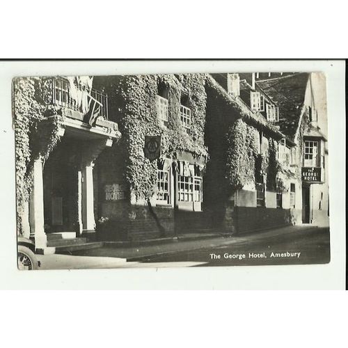 Wiltshire AMESBURY George Hotel Postcard