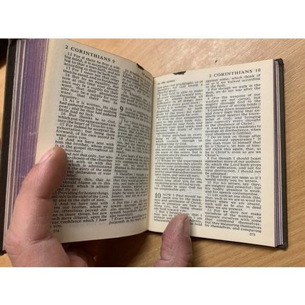 VINTAGE "THE NEW TESTAMENT" RELIGIOUS SMALL HARDBACK BOOK (P2)