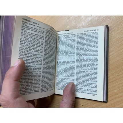 VINTAGE "THE NEW TESTAMENT" RELIGIOUS SMALL HARDBACK BOOK (P2)