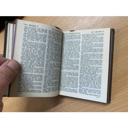 VINTAGE "THE NEW TESTAMENT" RELIGIOUS SMALL HARDBACK BOOK (P2)