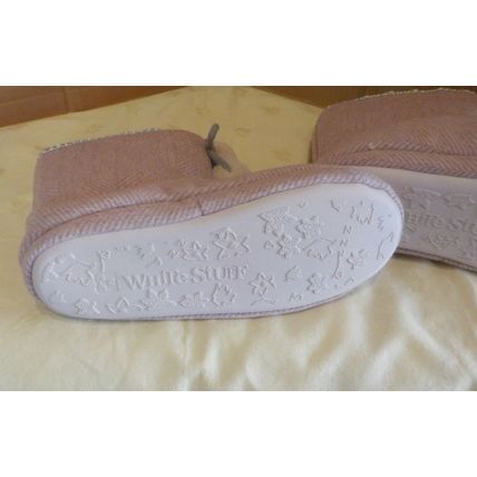 Pair of Ladies Slipper Booties - Faux Fur Lined - Pink - Med 5-6 – NEW