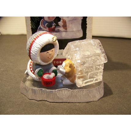 Hallmark Frosty Friends Eskimo Ornament 1993 In Box