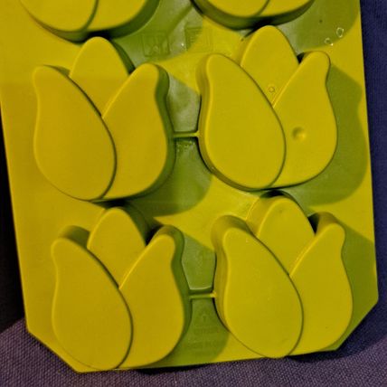 Lot 2 Silicone PINEAPPLE & TULIPS ICE CUBE TRAYS Candy Molds Chocolate Wax