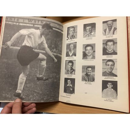RARE* 1960 "SPORTS WORLD ANNUAL" PHOTO ILLUSTRATED LARGE HARDBACK BOOK (P5)