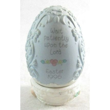 Precious Moments Wait Patiently Upon the Lord Easter 1996 Blue Egg + Holder