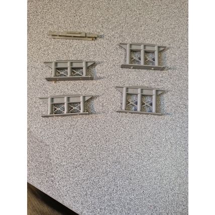 HORNBY Track Supports 2 x R658 (40), 2 x R658 (30), 1 x R658 (10)