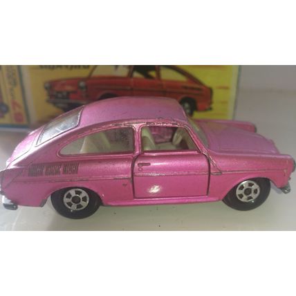 Matchbox No67 VW Sedan (rare pink)