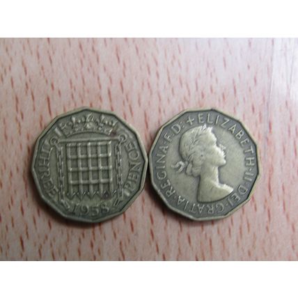 GB 1958 Elizabeth II Brass Threepence 3d Coin