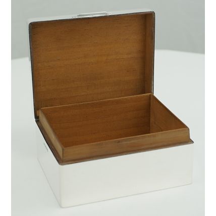 Deep Silver Cigarette Box, Sheffield 1935, Walker & Hall, 114mm, total 383g.