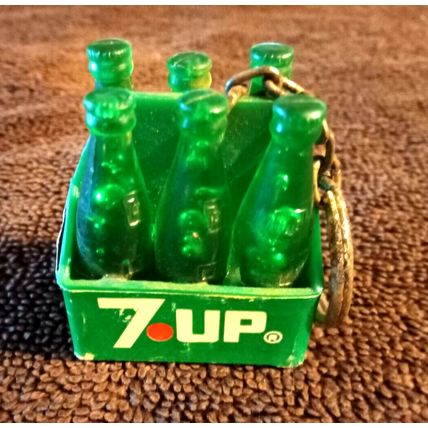 Old Vintage 7-Up Plastic Six Pack Key Chain Of Bottles 1 3/4" By 1 1/2" 1970's
