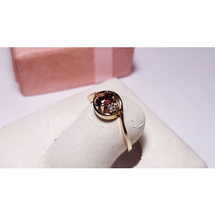 Estate .22ctw Natural Oval Garnet and Diamond Twisted 10Kt Yellow Gold Ring22439
