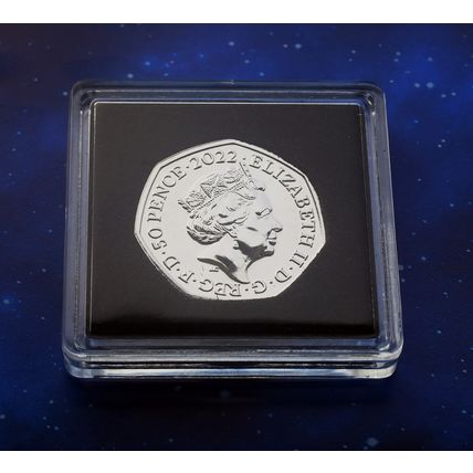 2022 Queen Elizabeth Cupro-Nickel Christmas The Snowman & The Snow dog 50p UNC