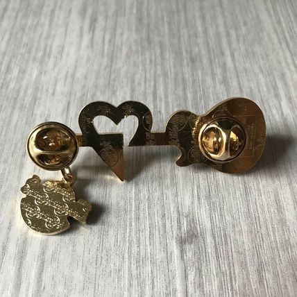 Hard Rock Cafe RARE BOSTON 2002 Valentines Day LE250 Dangle logo Pin SUPERB
