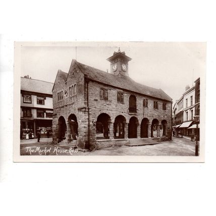 REAL PHOTOGRAPHIC POSTCARD OF MARKET HOUSE ROSS-ON-WYE HEREFORDSHIRE (4057)