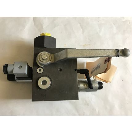 NEW HYDAC SAF20E16Y1-T330A HYDRAULIC ACCUMULATR SAFETY VALVE,DB12120A-011,AH