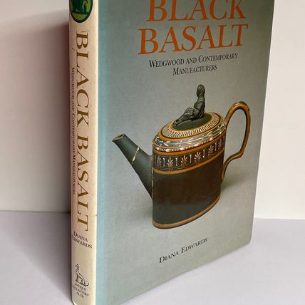 Black Basalt: Wedgwood and Contemporary Manufacturers : Diana Edwards