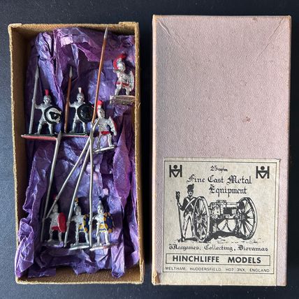25mm Hinchliffe Ancients SPARTAN HOPLITES 7 Metal figures with Dory spears Boxed