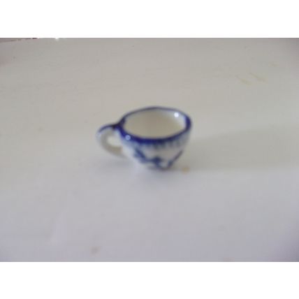 Miniature Porcelain Tea Set Blue & White Floral Pattern 8 piece