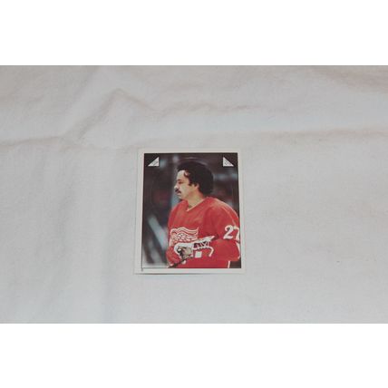 Reggie Leach 1983 O-PEE-CHEE STICKER NO. 9