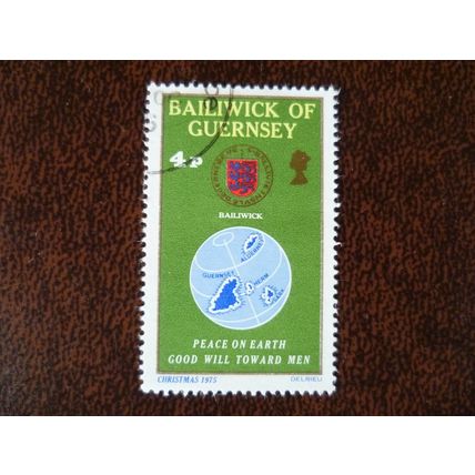 Guernsey 1975 Christmas 4p Globe Seal of Bailiwick fine used stamp SG131
