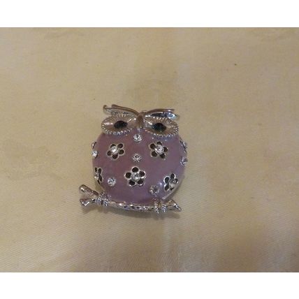 Beautiful Silver-Lilac Owl Pendant (4cm x 3cm x 1.5cm)