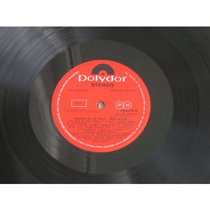 TED NUGENT, SURVIVAL OF THE FITTEST. GATEFOLD DOUBLE VINYL LP.